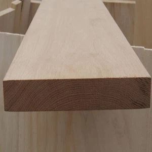 Nalepna plošča s hrastom robom